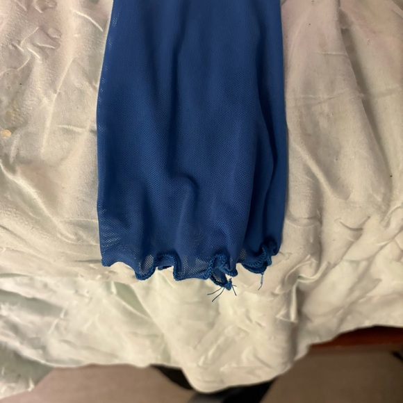 PLT Off the shoulder top - Picture 3 of 5